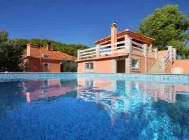 Family friendly apartments with a swimming pool Smokvica, Korcula - 9161