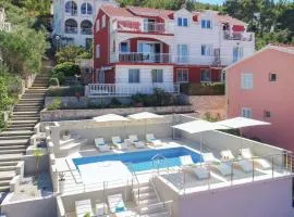 Seaside apartments with a swimming pool Prigradica, Korcula - 9290