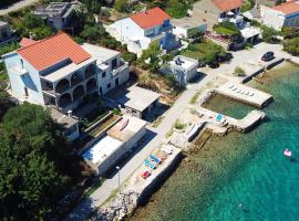 Apartments by the sea Kneza, Korcula - 9166, hôtel à Pupnat