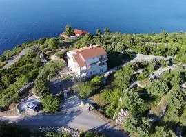 Apartments with a parking space Racisce, Korcula - 9170