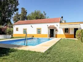 Cozy Home In Utrera With Swimming Pool