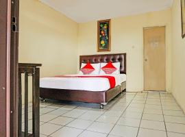 Cunang Hill Hotel & Resort, отель с бассейном в городе Богор