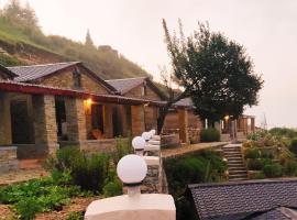 Meraki Huts, hotel di Pauri