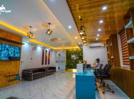 Hotel Red Apple Near Railway Station Chandigarh, готель з парковкою у місті Manī Mājra