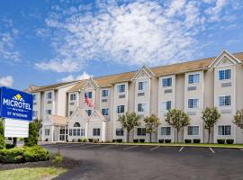 Microtel Inn & Suites by Wyndham Johnstown, hotel com estacionamento em Johnstown