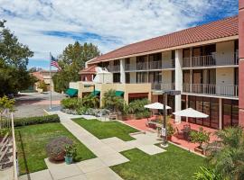 La Quinta by Wyndham Thousand Oaks-Newbury Park, hotel u gradu Tauzand Ouks