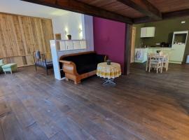 Liebevoll sanierte Altbauwohnung, Hotel in Waldsieversdorf