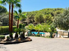 Villa ALJARAL, Espectacular,piscina,chimenea, climatización, wifi, alojamento para férias em Córdoba
