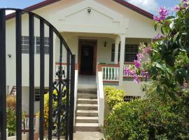 Delightful 4bed modern villa with WiFI, holiday home in Gros Islet