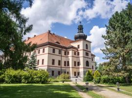 Zámek Lnáře, hotel v destinaci Lnáře