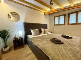 Mya Lenas Suite
