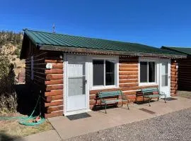 Cozy cabin #2 at Aspen Ridge Cabins
