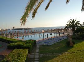 Hotel Baia Del Sole, hotel a Civitavecchia