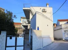 Apartments with a parking space Okrug Gornji, Ciovo - 9444