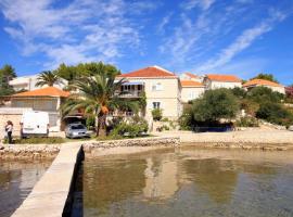 Apartments by the sea Lumbarda, Korcula - 9330, hotel v destinaci Lumbarda