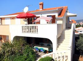 Apartments by the sea Sevid, Trogir - 9468, hotel u gradu Sevid