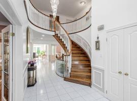 Luxurious Spacious Dream Home, cottage di Richmond Hill