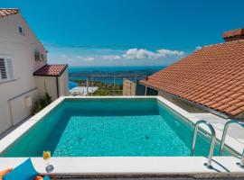Awesome Apartment In Dubravica With Outdoor Swimming Pool, ξενοδοχείο σε Dubravica