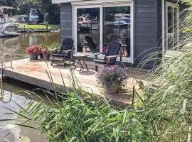Amazing Ship In Winsum With Wifi