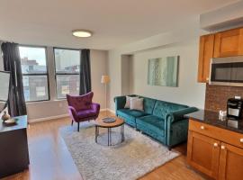 The Funky 2bd Apartment next to the convention center and reading terminal, budget hotel in Philadelphia