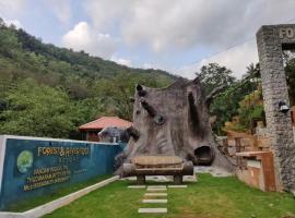 Forest and River Edge Resort, hotel in Kannur