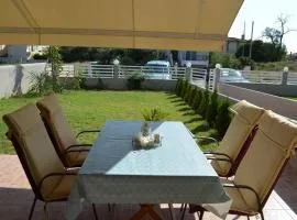 2 Bed-Sleeps4-Garden-Parking-Pets-AirCon