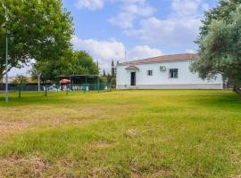 Lovely Home In Arahal sevilla With Wifi, hotel en Morón de la Frontera