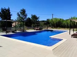 Superbe 2 pièces meublées 35 m2, climatisé, piscine, parking, jardin, calme, 10 mn pont du Gard #4