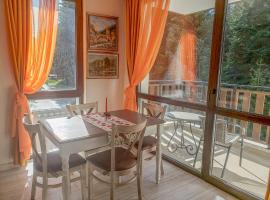 Lovely Borovets Apartment, spa hotel u Borovecu