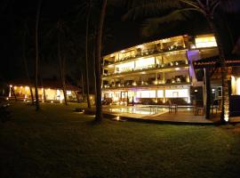 Blue Beach Hotel, hotel in Wadduwa