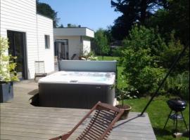 Maison avec Spa en bord de mer, vacation home in Logonna-Daoulas