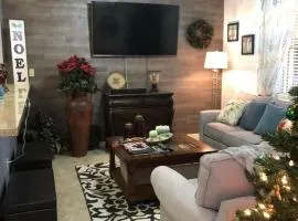 cozy & spacious condo 10min walk to beach