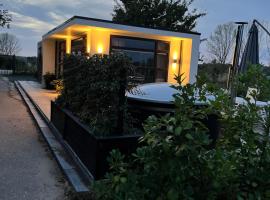 Luxus Chalet Hafenblick, casa de temporada em Lathum