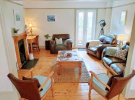 The Nautical Nest in the heart of Dartmouth, holiday home in Dartmouth