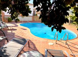 Villa alborada piscina privada, hotell med pool i Guájar-Faragüit