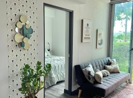 Cómodo y elegante apartamento en fabuloso condo!、サンホセにあるラ・サバナ・メトロポリタン公園の周辺ホテル