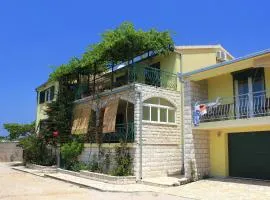 Apartments by the sea Loviste, Peljesac - 10255