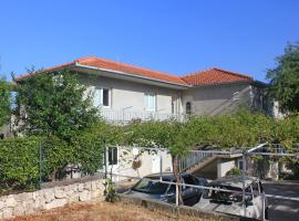 Apartments with parking space Orebic, Peljesac - 10082、オレビックのホテル