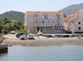 Apartments and rooms by the sea Hodilje, Peljesac - 10234, hôtel à Ston