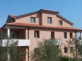 Apartments with a parking space Dajla, Novigrad - 11845