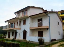 Apartments with a parking space Kosi, Labin - 11891、ラビンのホテル