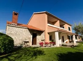 Apartments with parking space Nin, Zadar - 11900