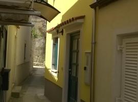 Holiday house with WiFi Susak, Losinj - 11911, מלון בסוסק