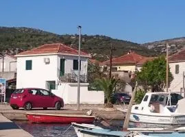 Seaside holiday house Vinisce, Trogir - 12066