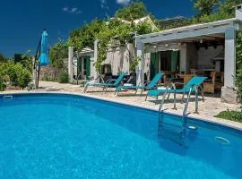 Family friendly house with a swimming pool Bol, Brac - 12228