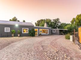 Welgeluk Cottage, hotel perto de Chandelier Game Reserve, Oudtshoorn