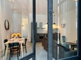 Trendy 2 Bedroom Serviced Apartment: Rotterdam'da bir otel