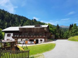 Bauernhof Pergila, hotel in Maria Luggau