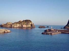 L'Isola e i Faraglioni house, appartement à Aci Trezza