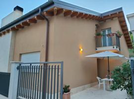 Villino Maria Pia, appartamento in villino in centro storico L'Aquila, hotel v destinaci LʼAquila